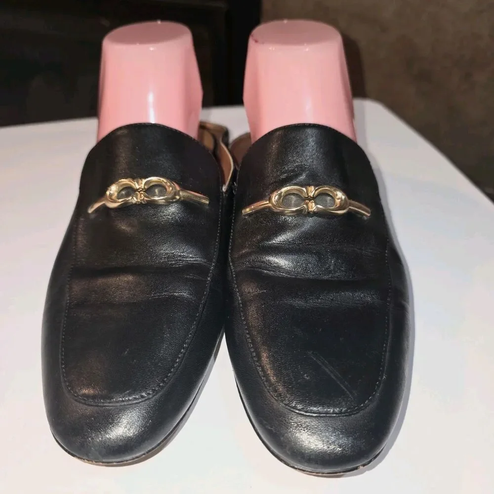 Coach Sz 8.5 Sienna Gold Metal CC Logo Black Leather Preppy Slide Mule Loafers